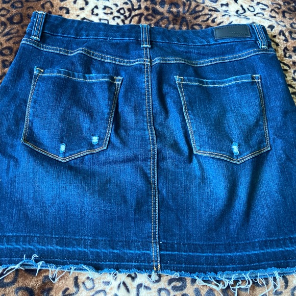 Bootlegger Blue Jean Denim Mini Skirt Dark Wash Frayed Y2K Size 30 - Picture 5 of 6